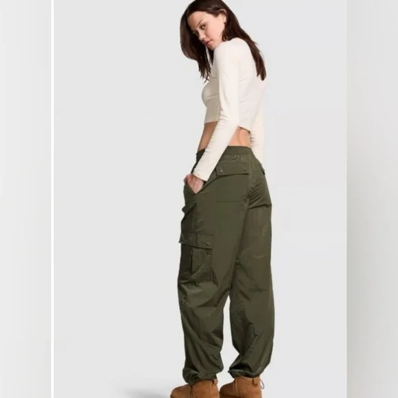 NWT Olive Green High Rise Cargo Pants for Women - Relaxed Fit - Picture 16 of 16